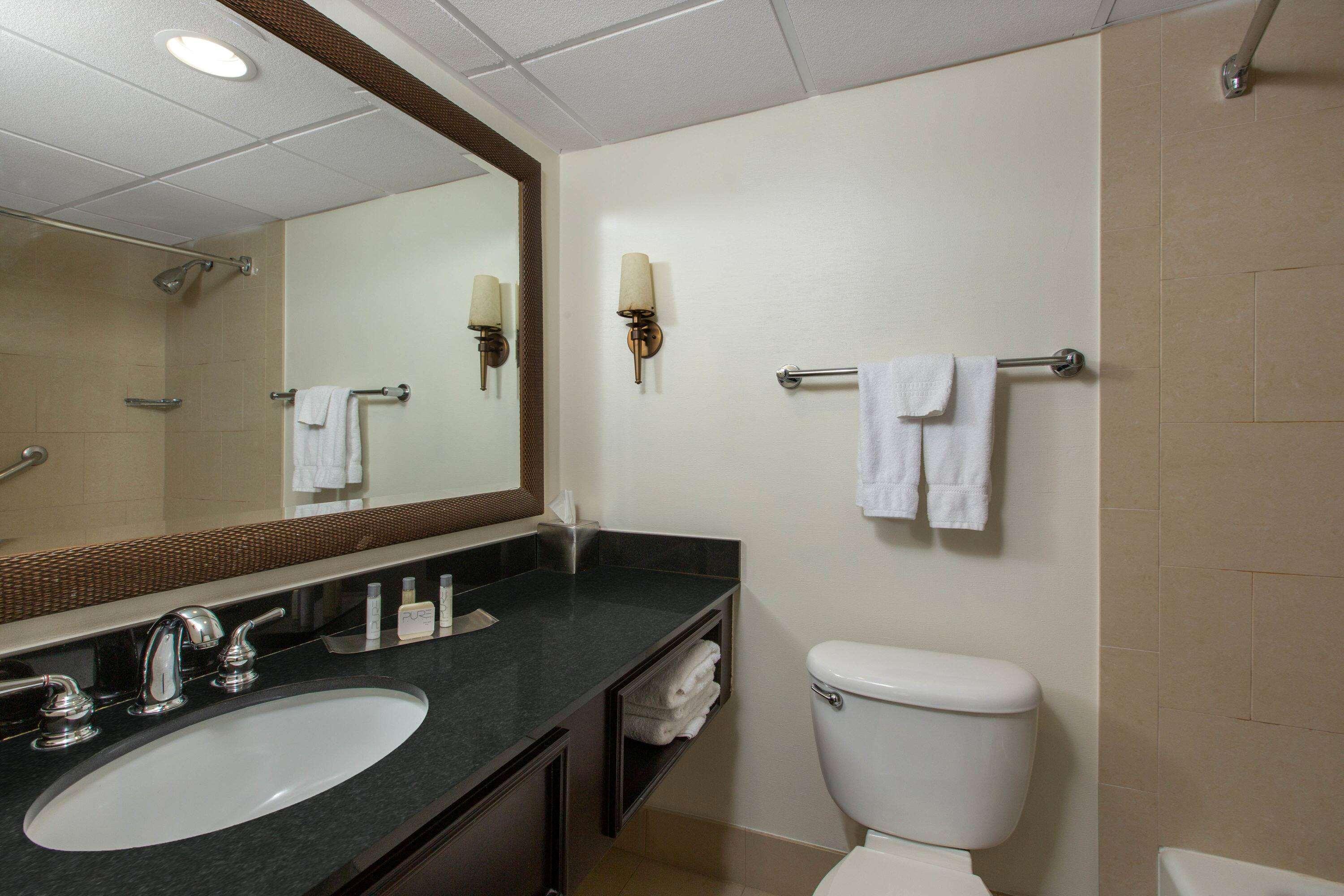 Aksarben Suites Trademark Collection By Wyndham Omaha Exterior photo