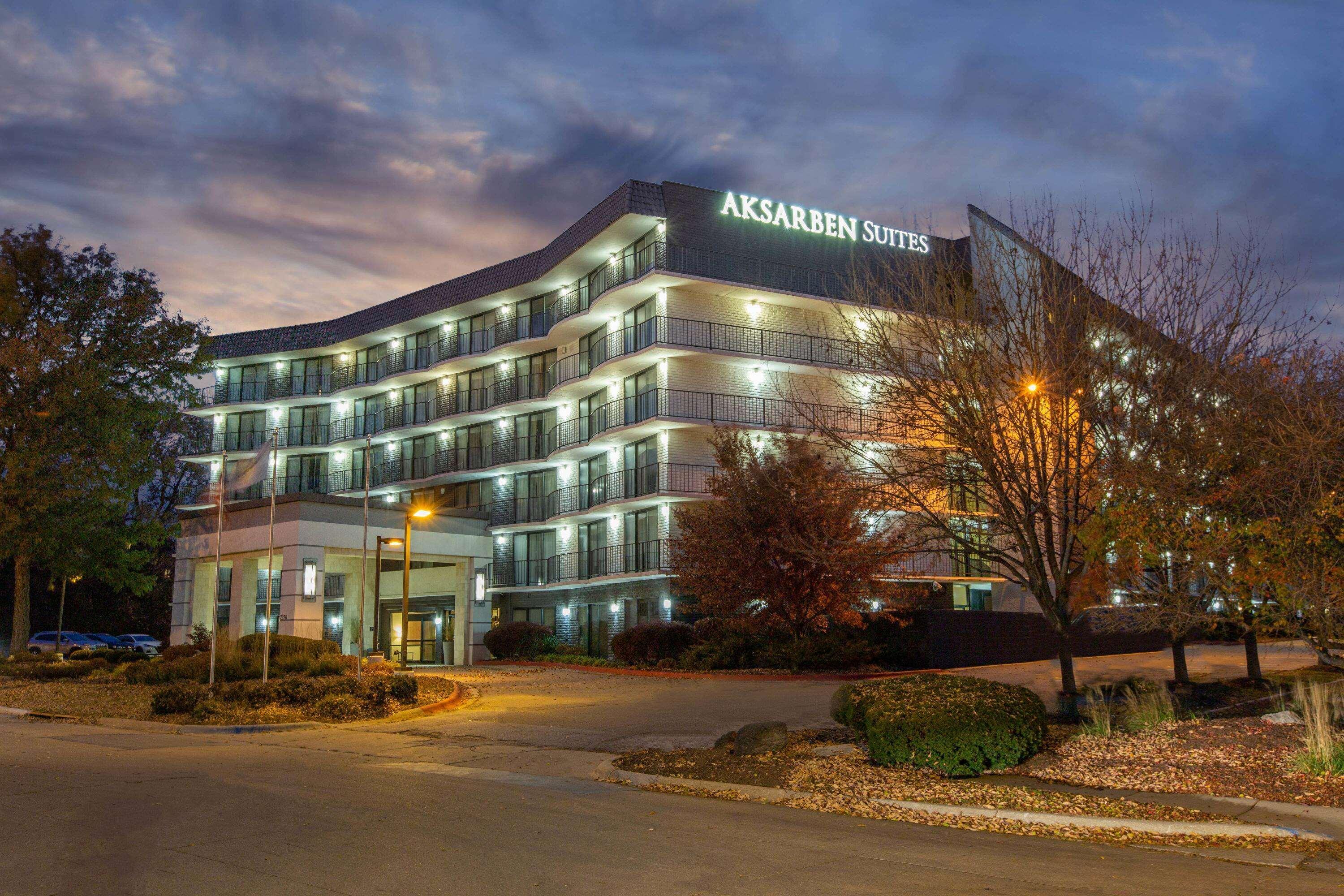 Aksarben Suites Trademark Collection By Wyndham Omaha Exterior photo