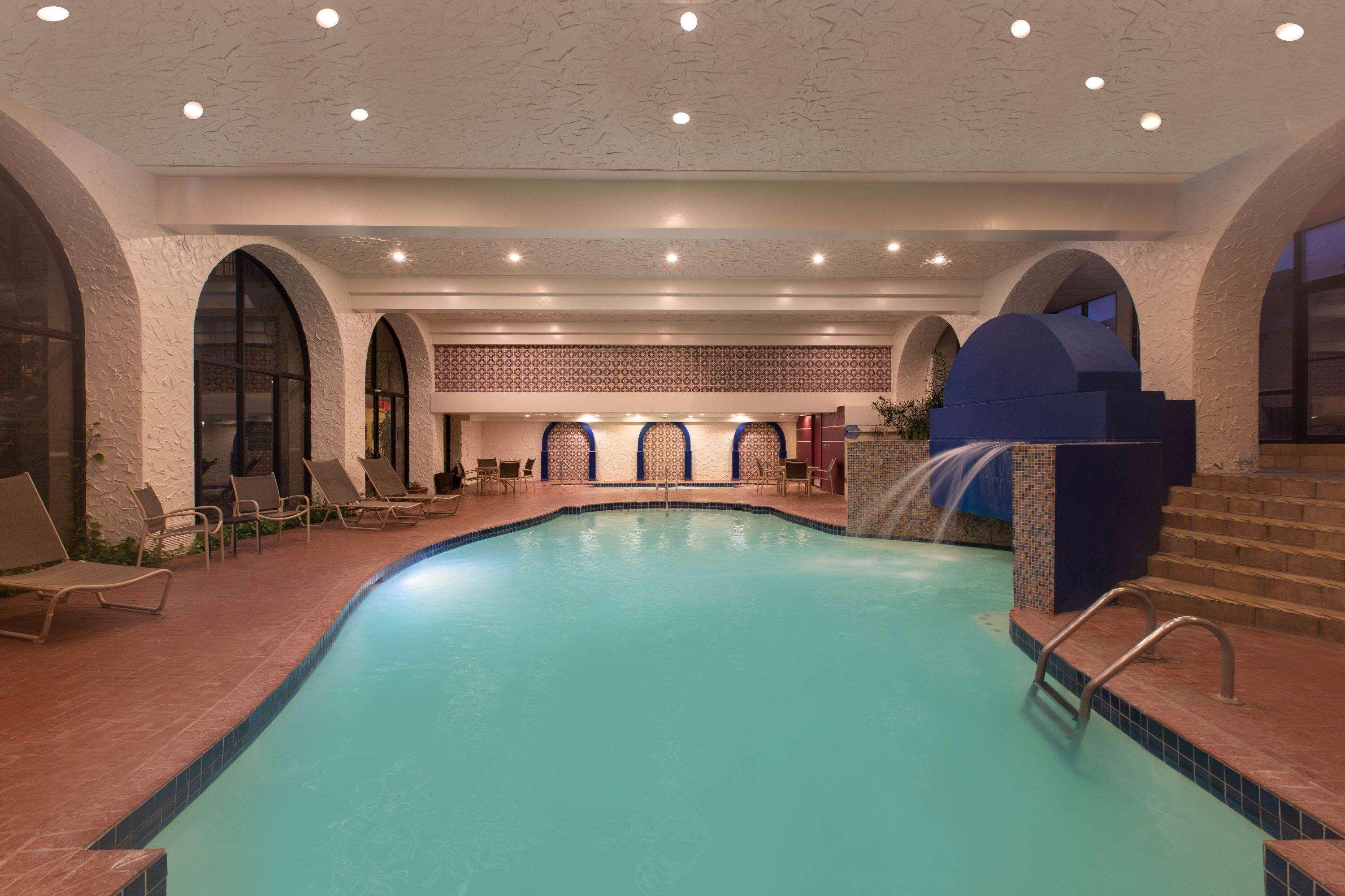 Aksarben Suites Trademark Collection By Wyndham Omaha Exterior photo