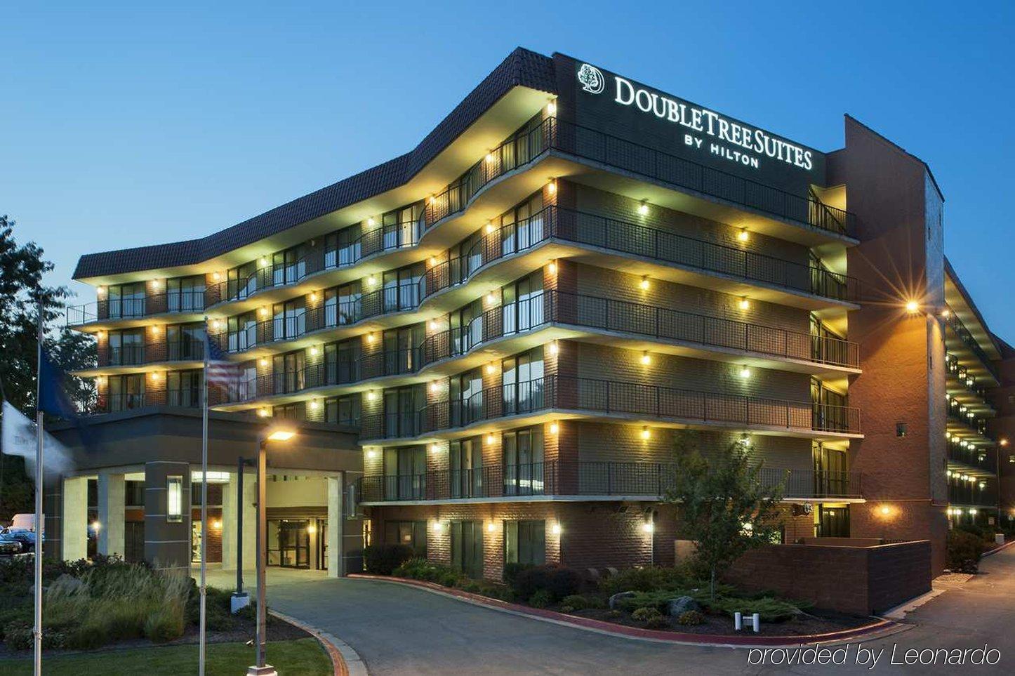 Aksarben Suites Trademark Collection By Wyndham Omaha Exterior photo
