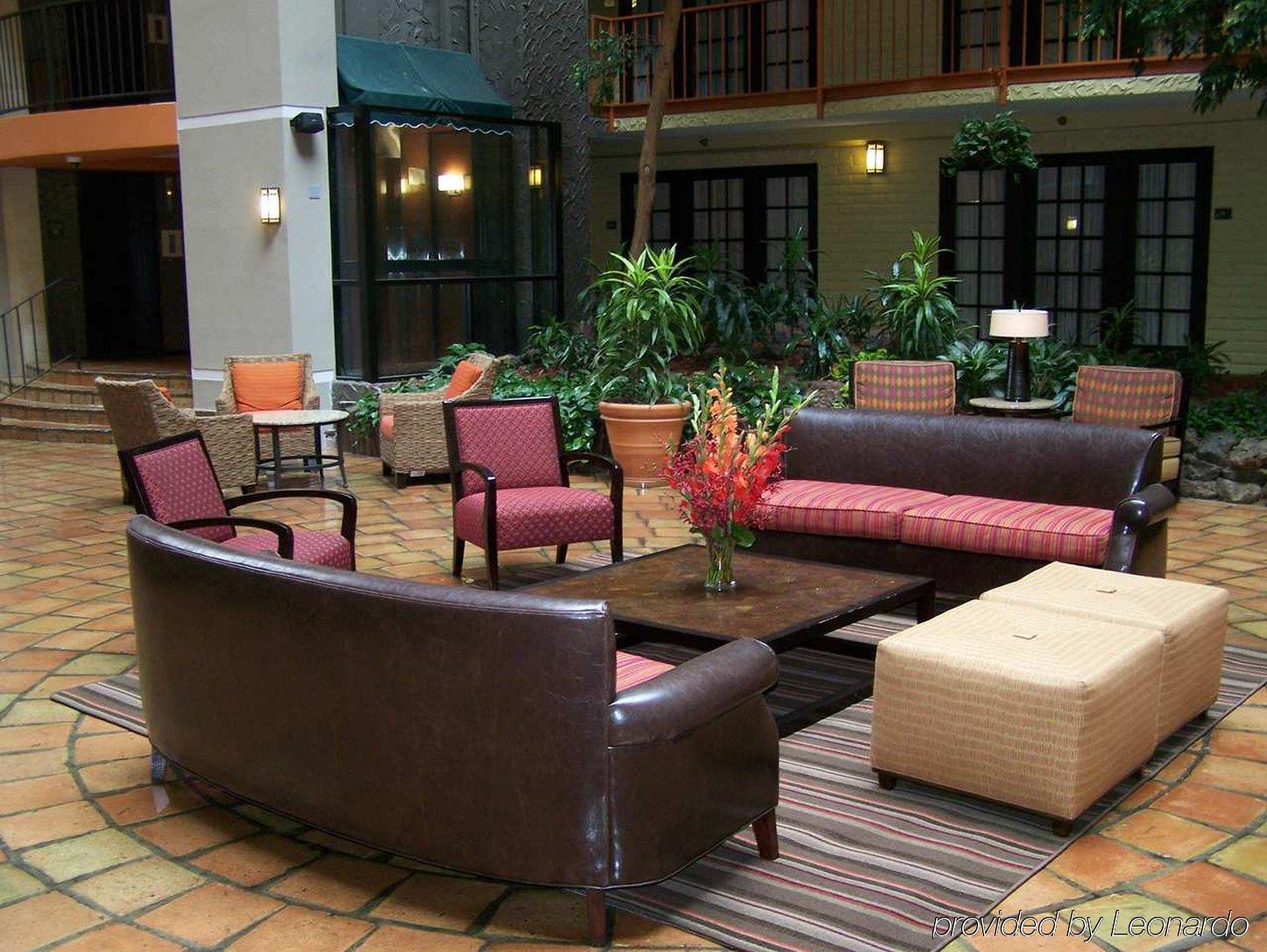 Aksarben Suites Trademark Collection By Wyndham Omaha Interior photo